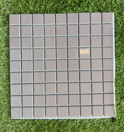 Mosaïque carrelage Gris foncé 30x30cm sur le filet grès cérame brillant